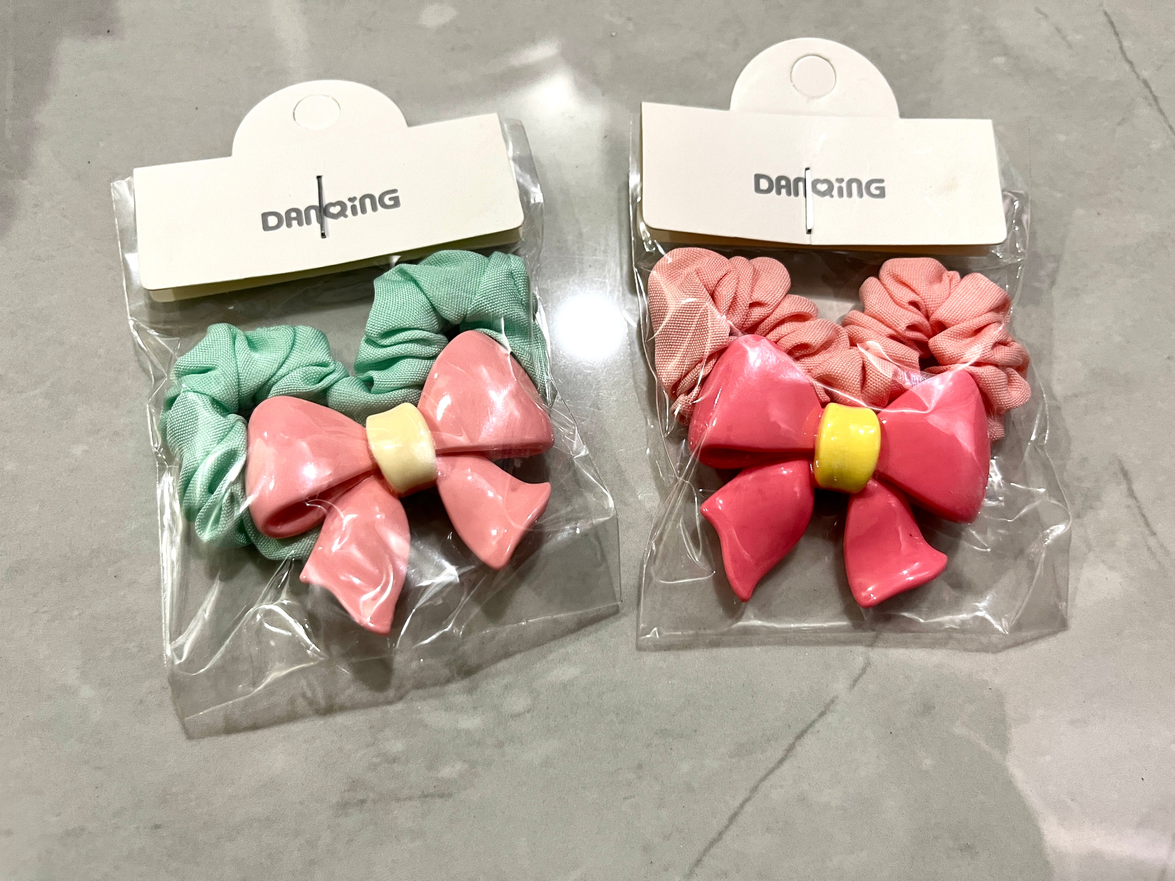 Bow scrunchies