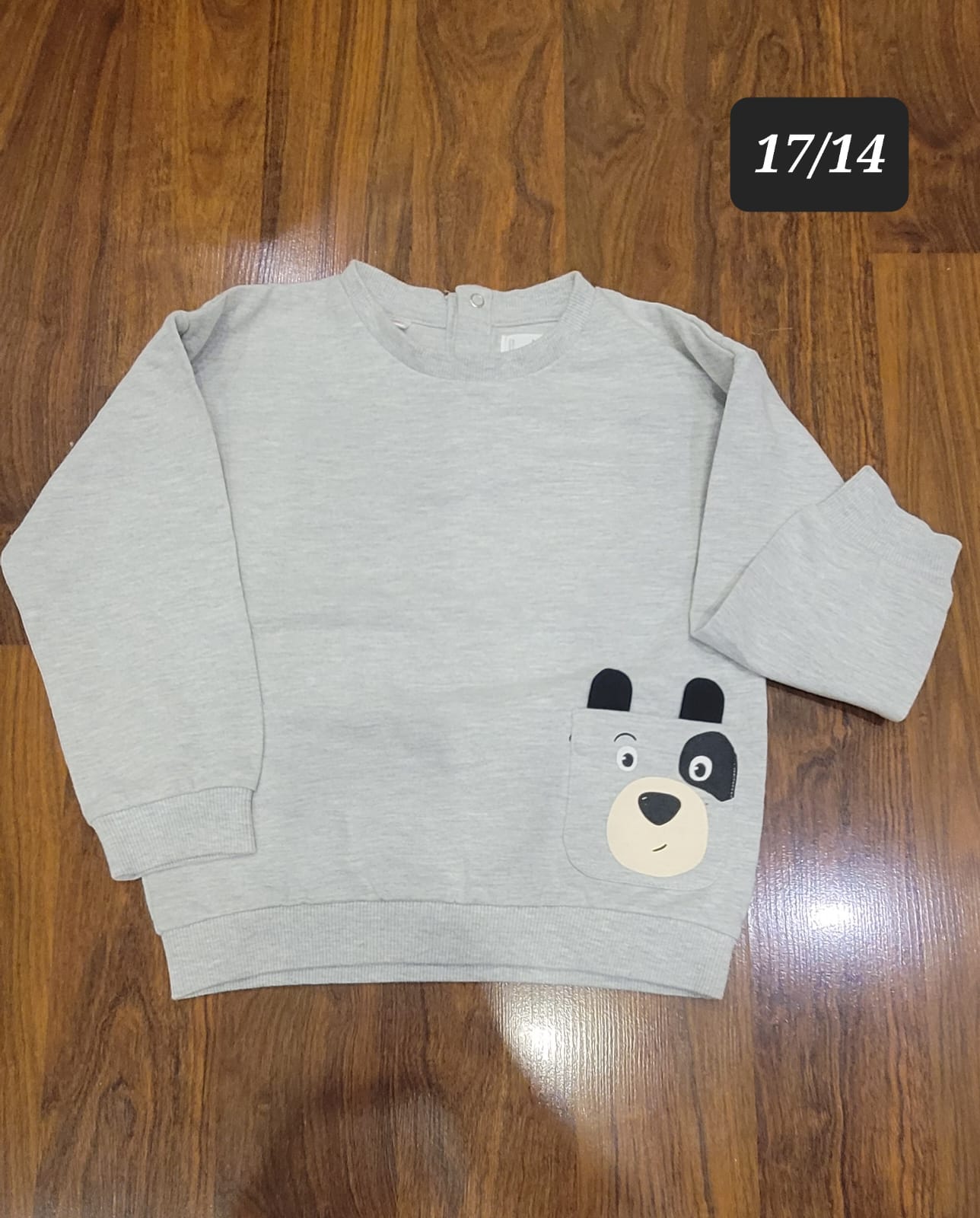 Sweatshirt