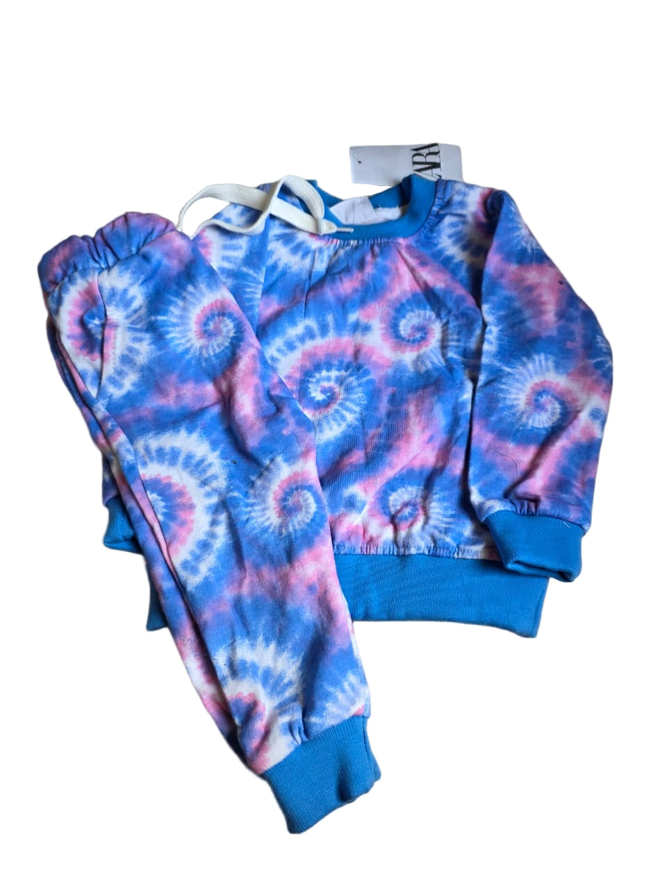 Spiral tracksuit